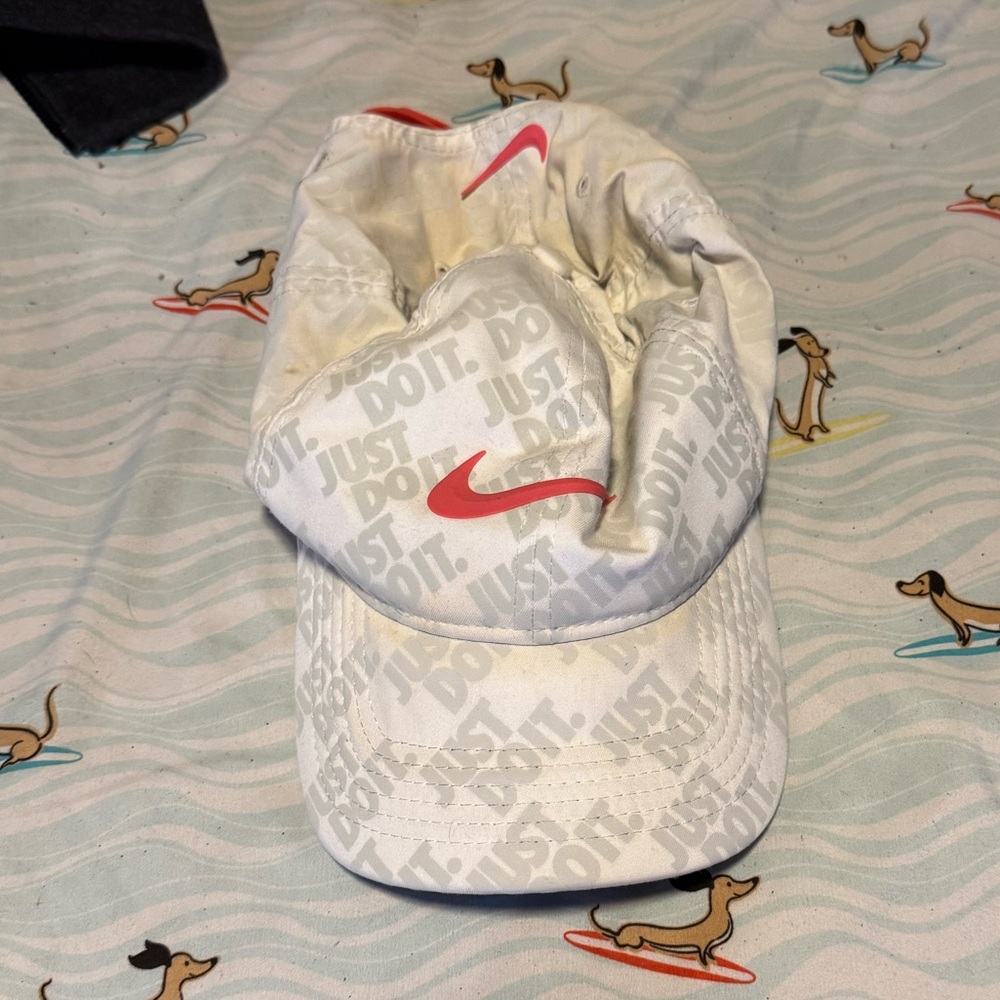 Nike Cream and Peach Just Do It Cap Snap Back